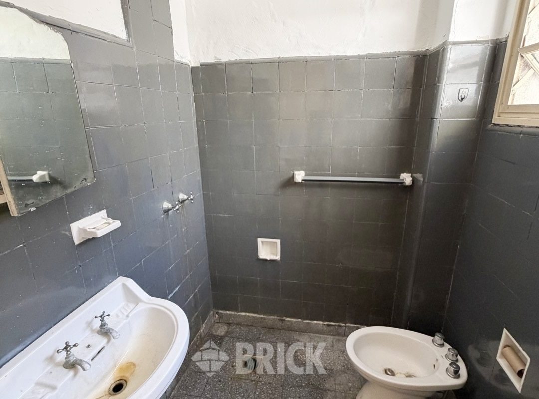 SARMIENTO al 1300 Piso 2 13