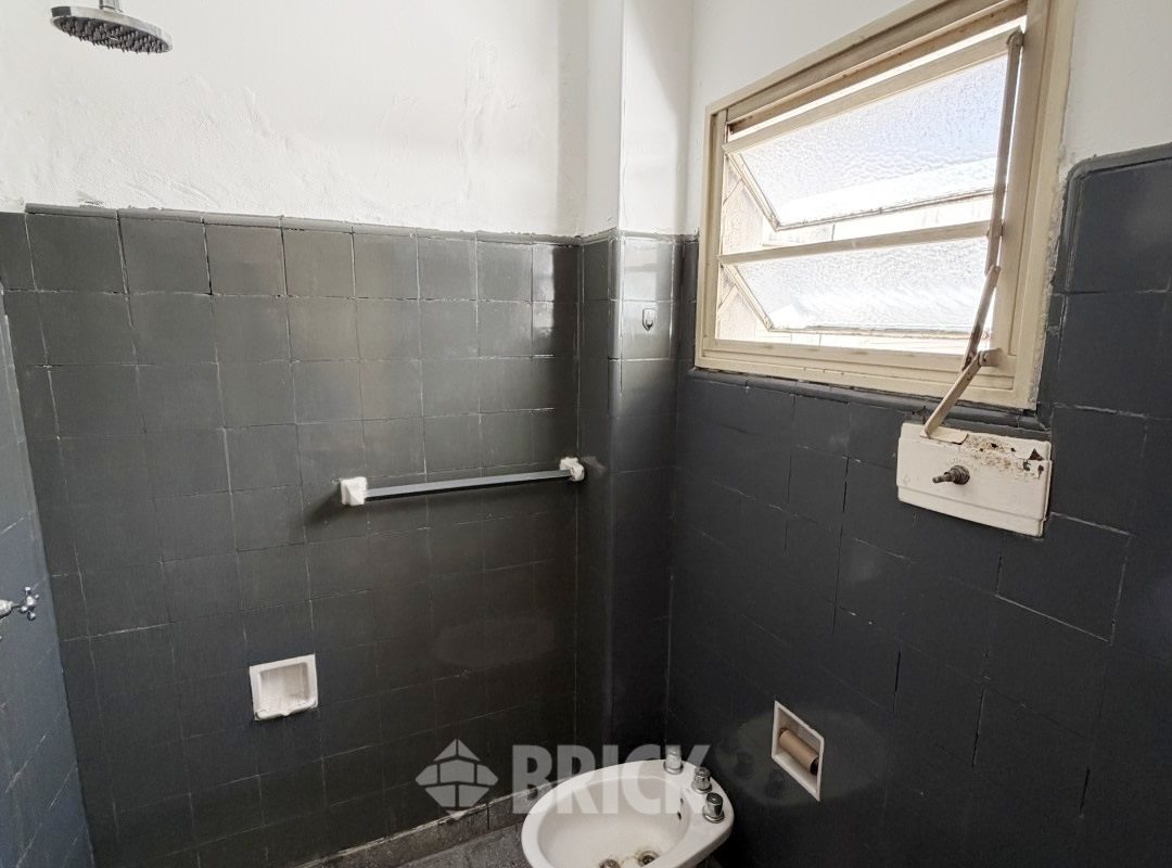 SARMIENTO al 1300 Piso 2 14