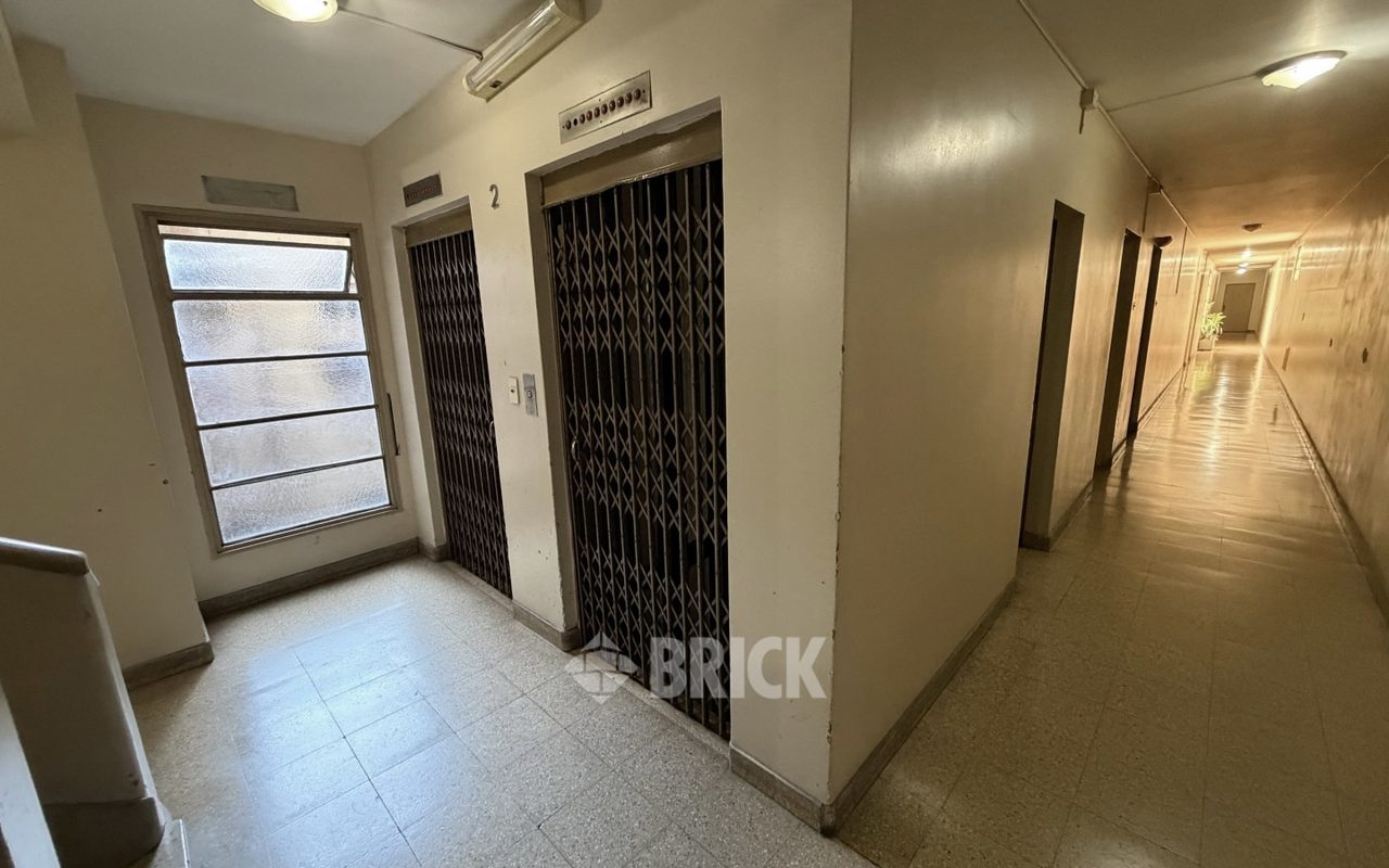 SARMIENTO al 1300 Piso 2 15