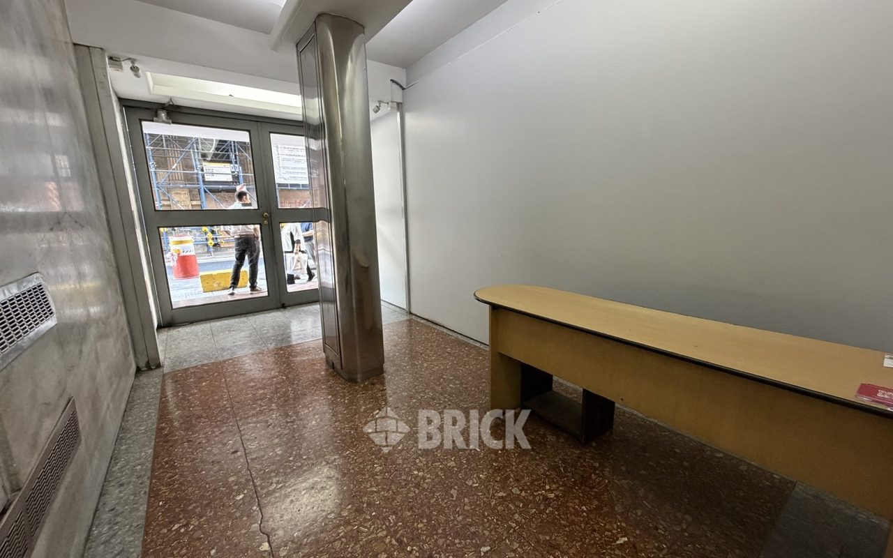 SARMIENTO al 1300 Piso 2 18
