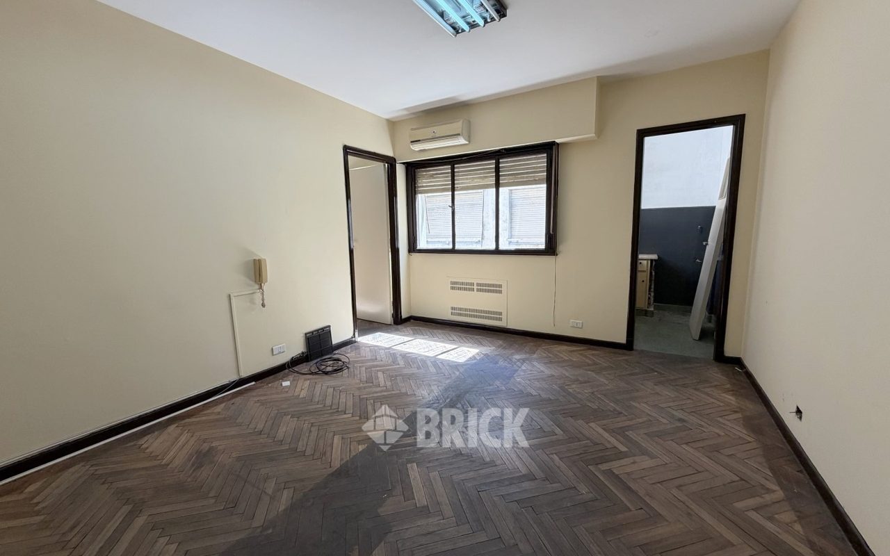 SARMIENTO al 1300 Piso 2 3
