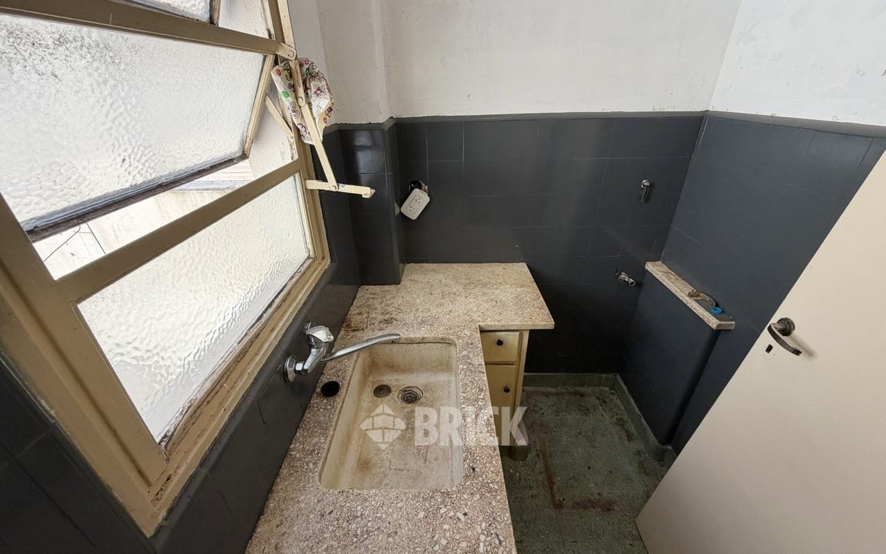 SARMIENTO al 1300 Piso 2 7