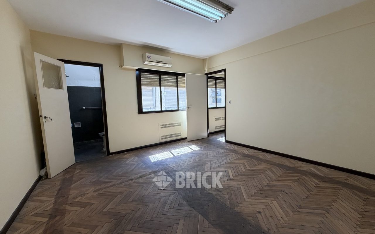 SARMIENTO al 1300 Piso 2 8