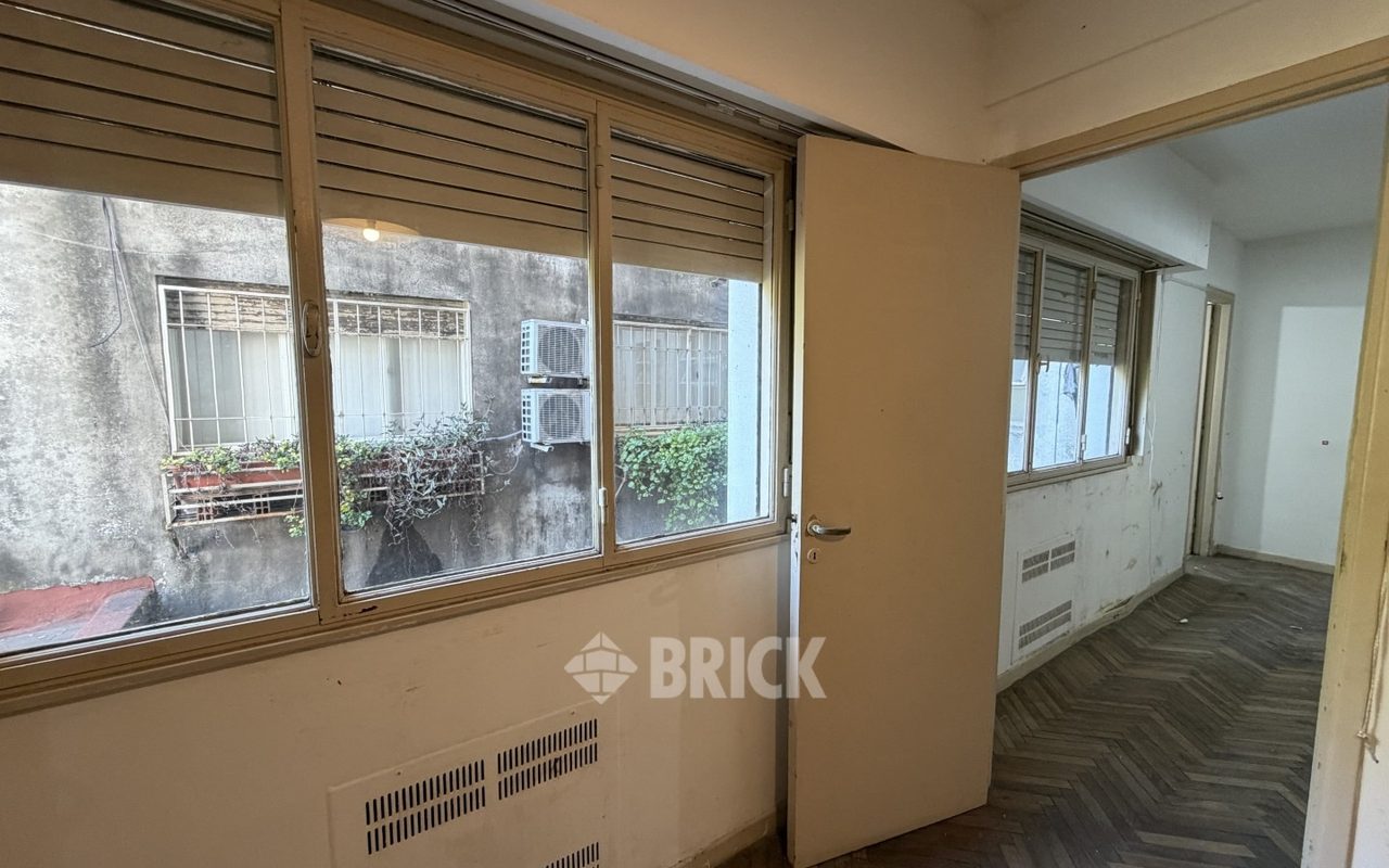 SARMIENTO al 1300 Piso 3 9