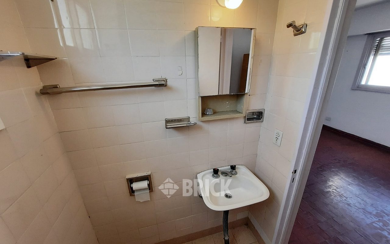 CONDE al 1000 Piso 3 11