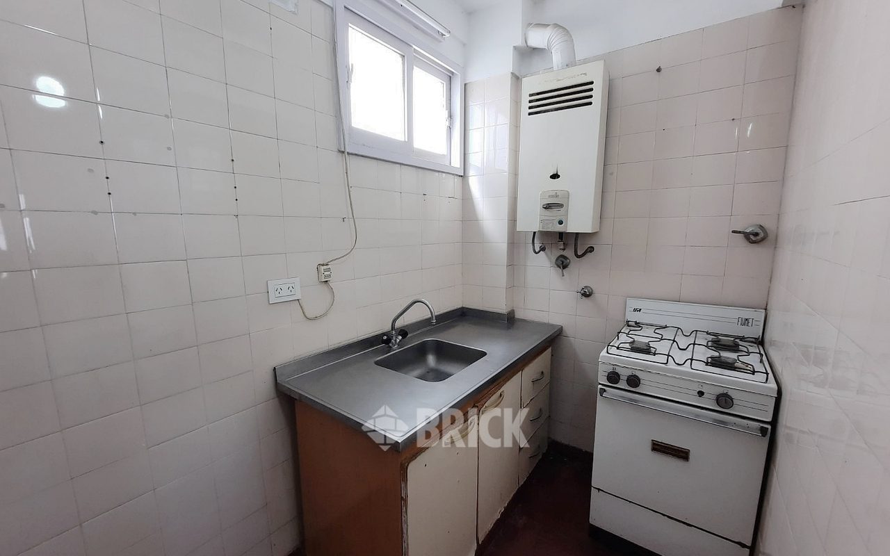 CONDE al 1000 Piso 3 12