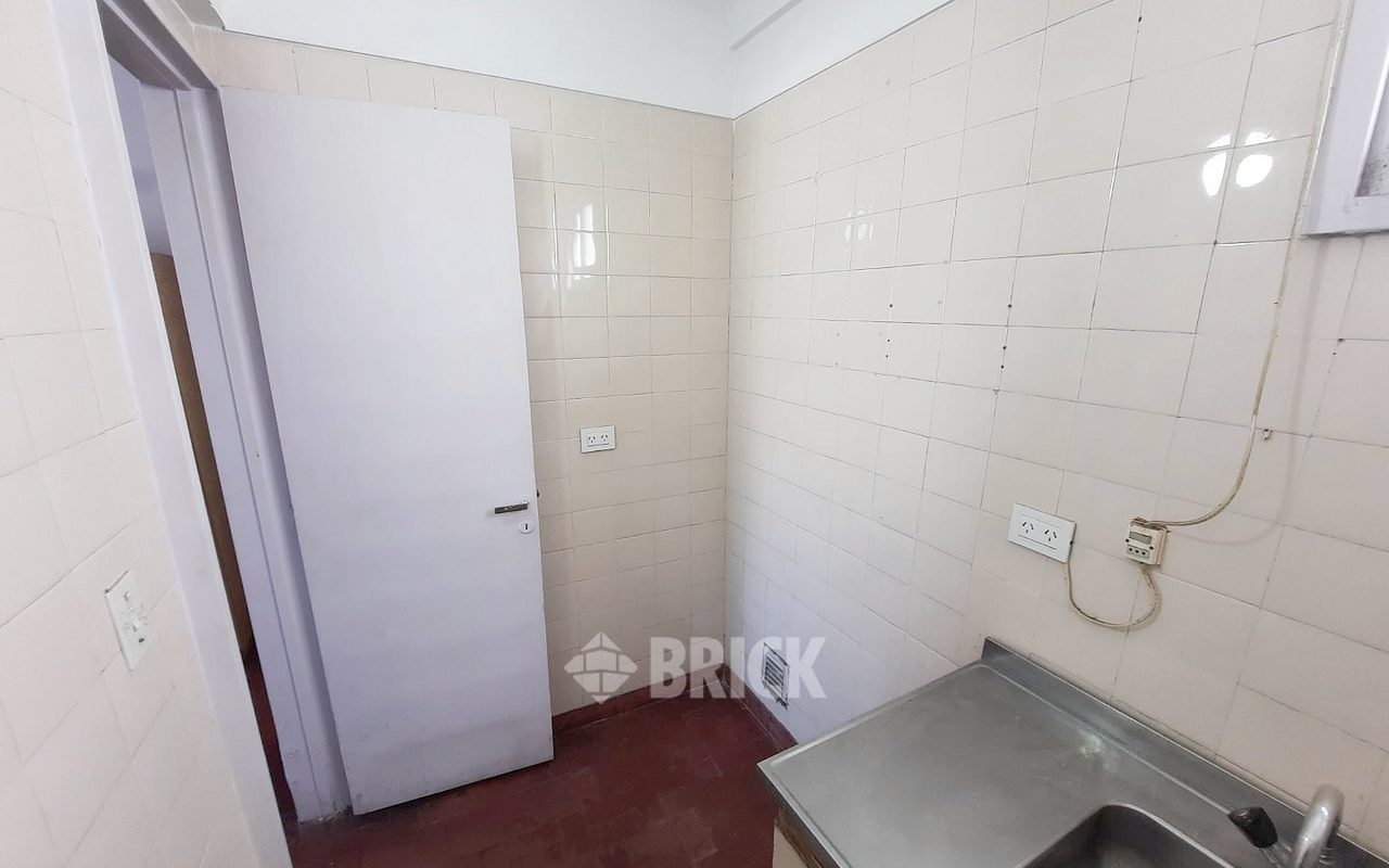 CONDE al 1000 Piso 3 14