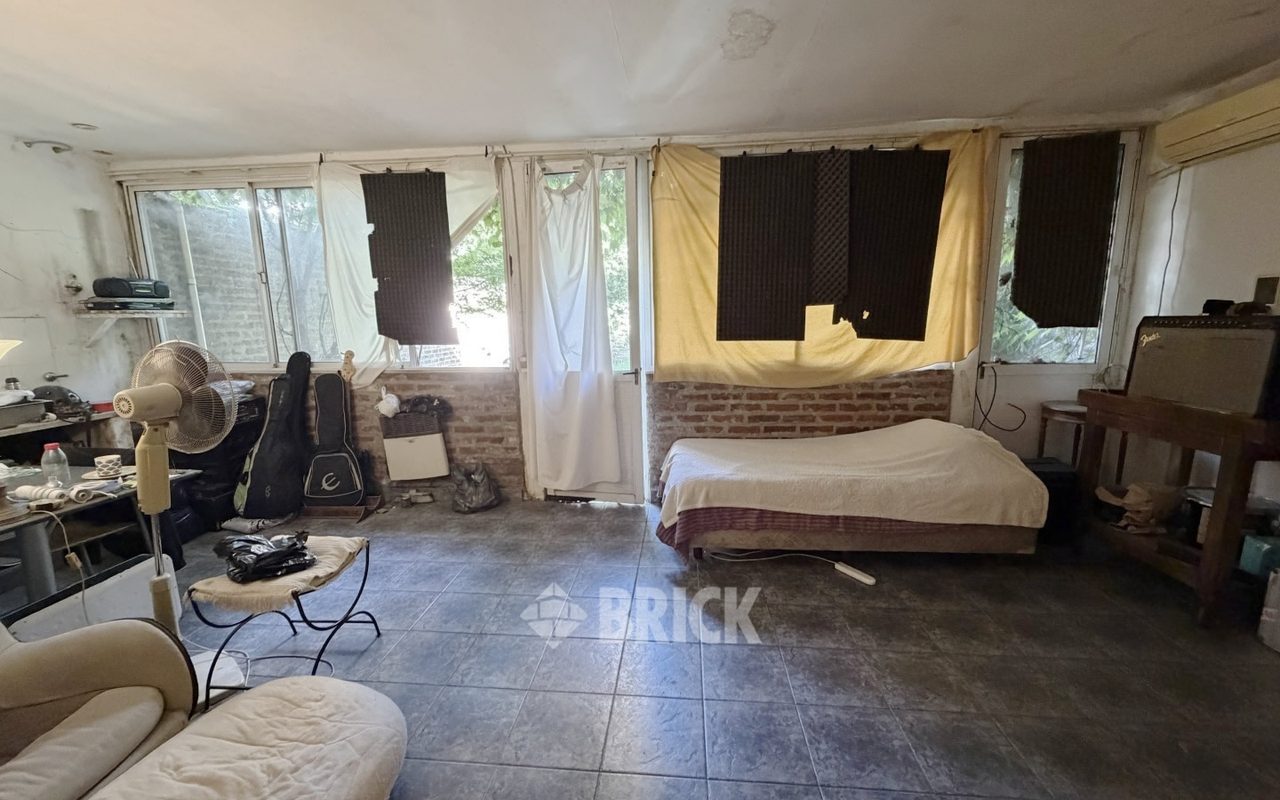 MORENO al 2100 Piso PB 25