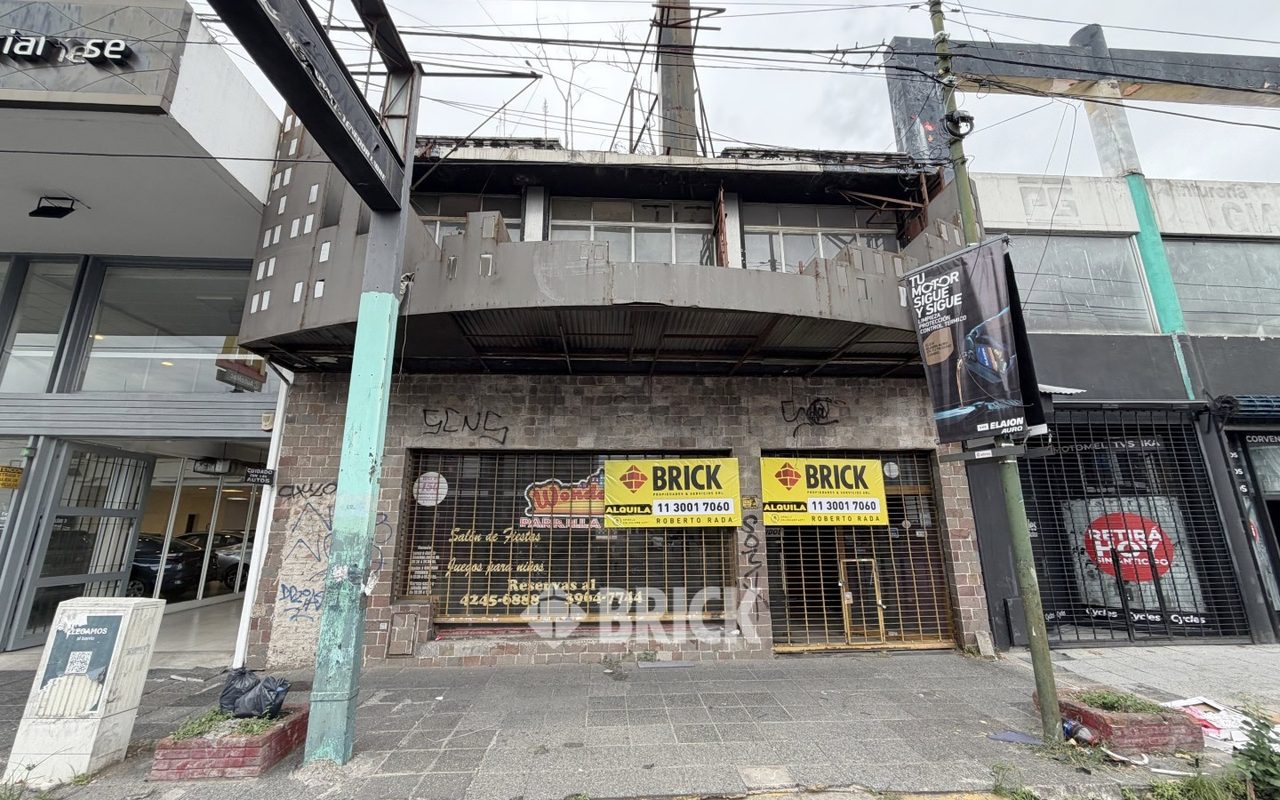 YRIGOYEN, HIPOLITO, AV. al 8200 1