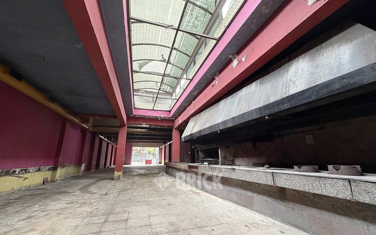 YRIGOYEN, HIPOLITO, AV. al 8200 11