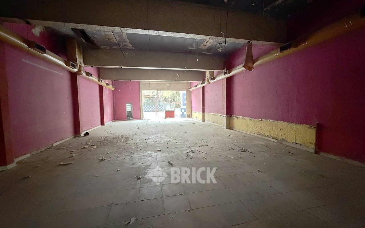 YRIGOYEN, HIPOLITO, AV. al 8200 13