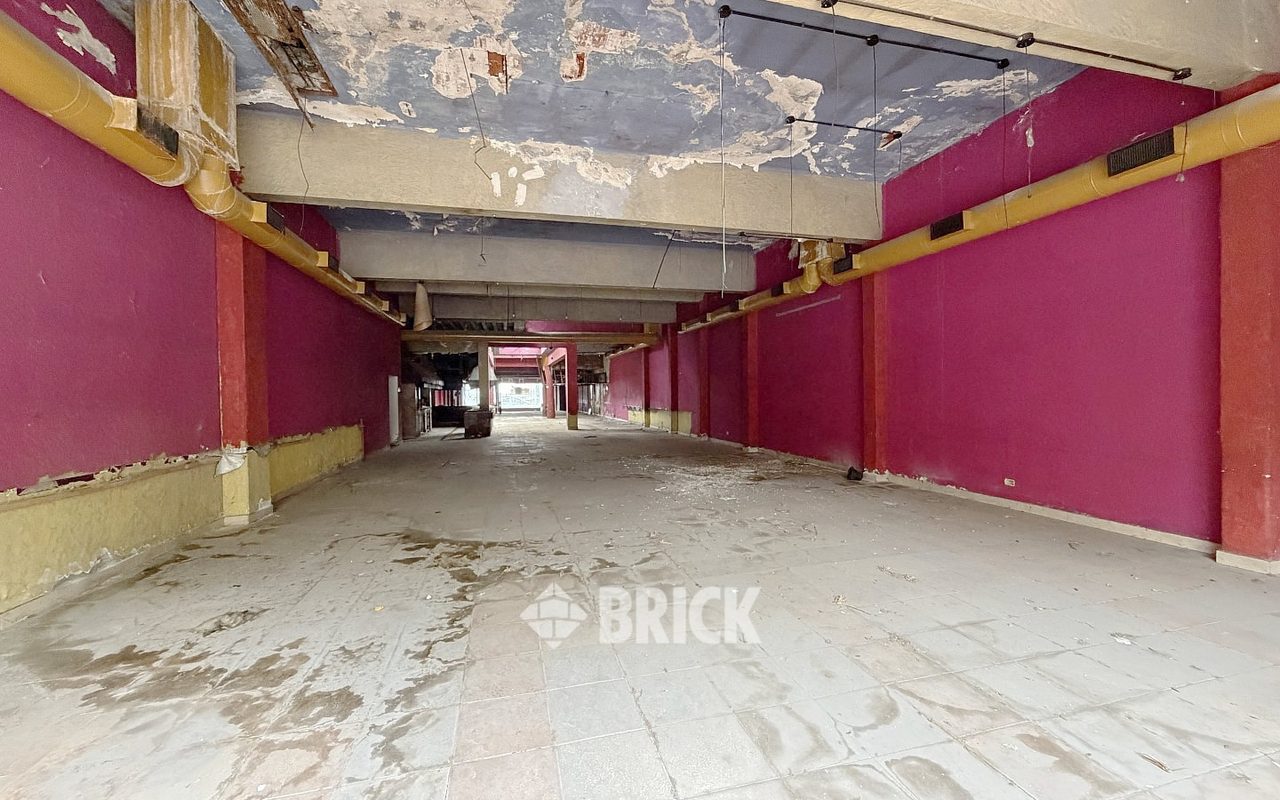 YRIGOYEN, HIPOLITO, AV. al 8200 14