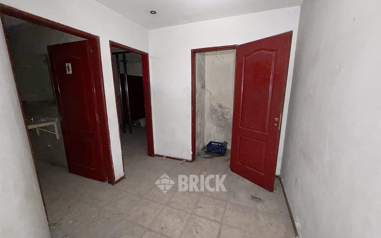 YRIGOYEN, HIPOLITO, AV. al 8200 19