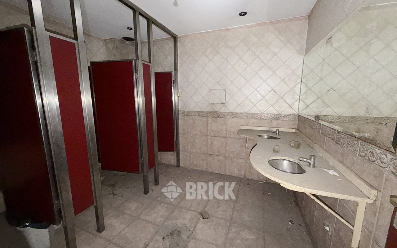 YRIGOYEN, HIPOLITO, AV. al 8200 20