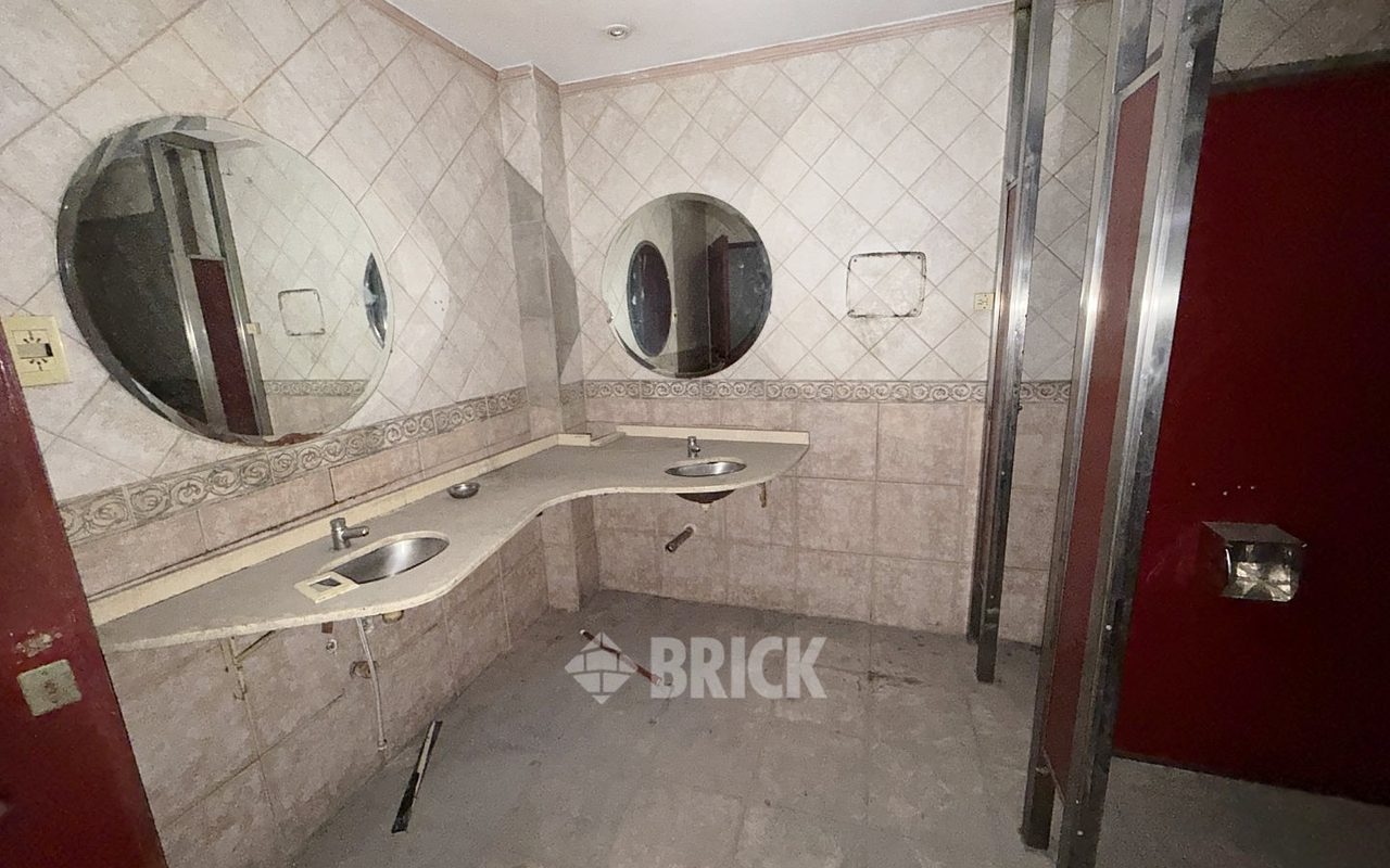 YRIGOYEN, HIPOLITO, AV. al 8200 22