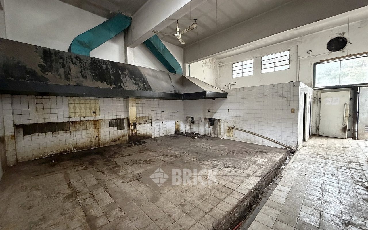 YRIGOYEN, HIPOLITO, AV. al 8200 26