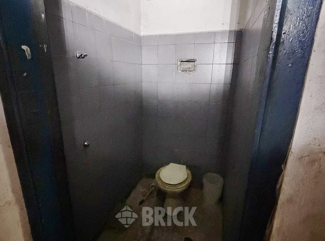 YRIGOYEN, HIPOLITO, AV. al 8200 32