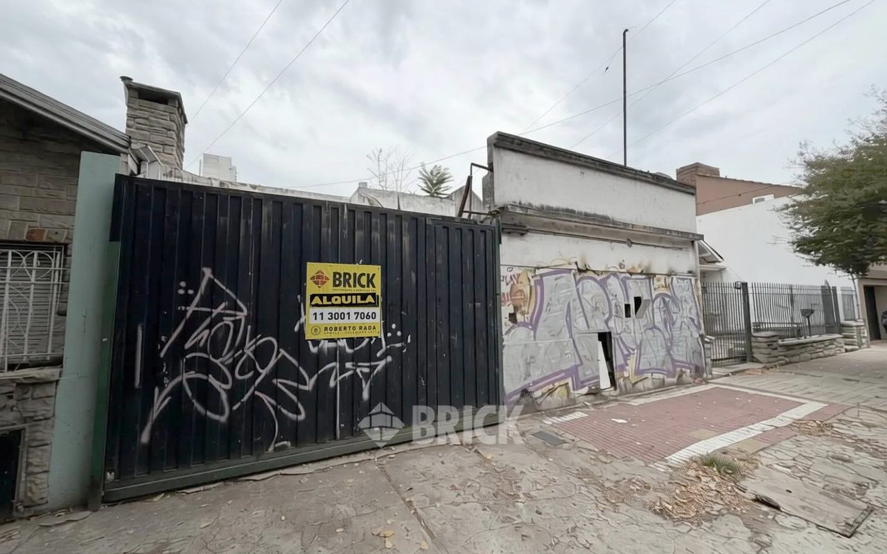 YRIGOYEN, HIPOLITO, AV. al 8200 36