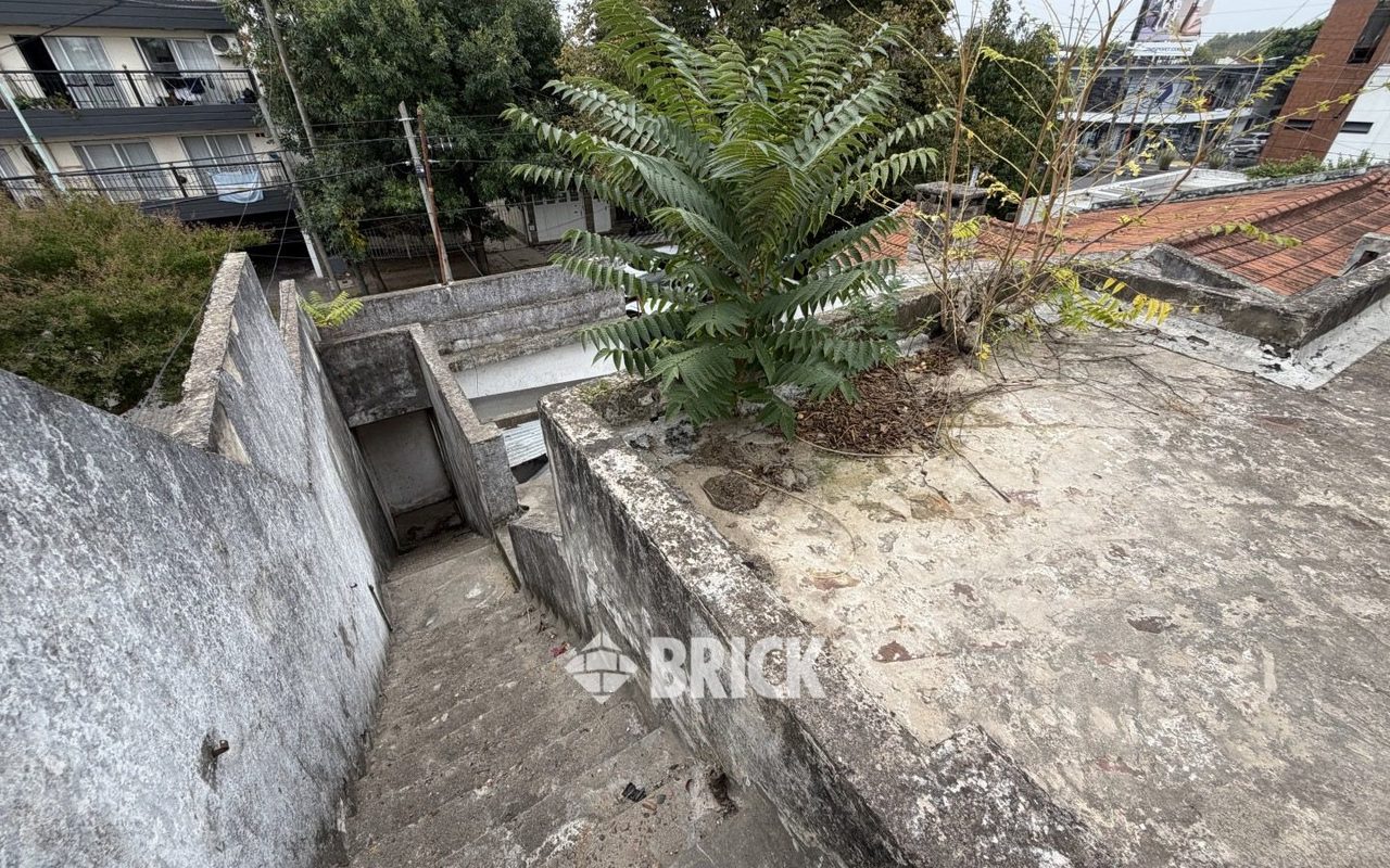 YRIGOYEN, HIPOLITO, AV. al 8200 37