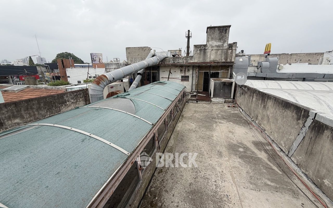 YRIGOYEN, HIPOLITO, AV. al 8200 44