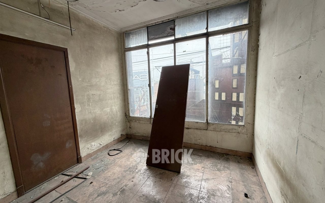 YRIGOYEN, HIPOLITO, AV. al 8200 51