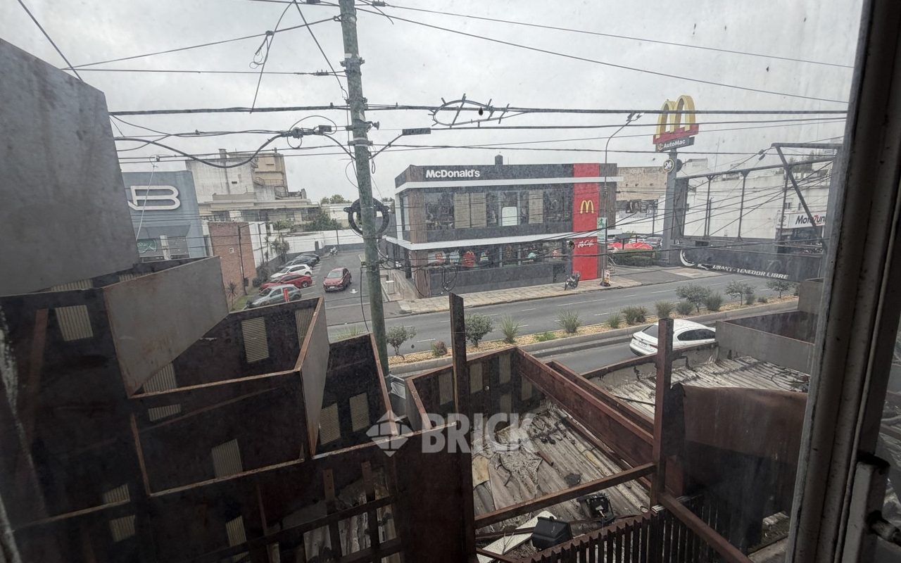 YRIGOYEN, HIPOLITO, AV. al 8200 58