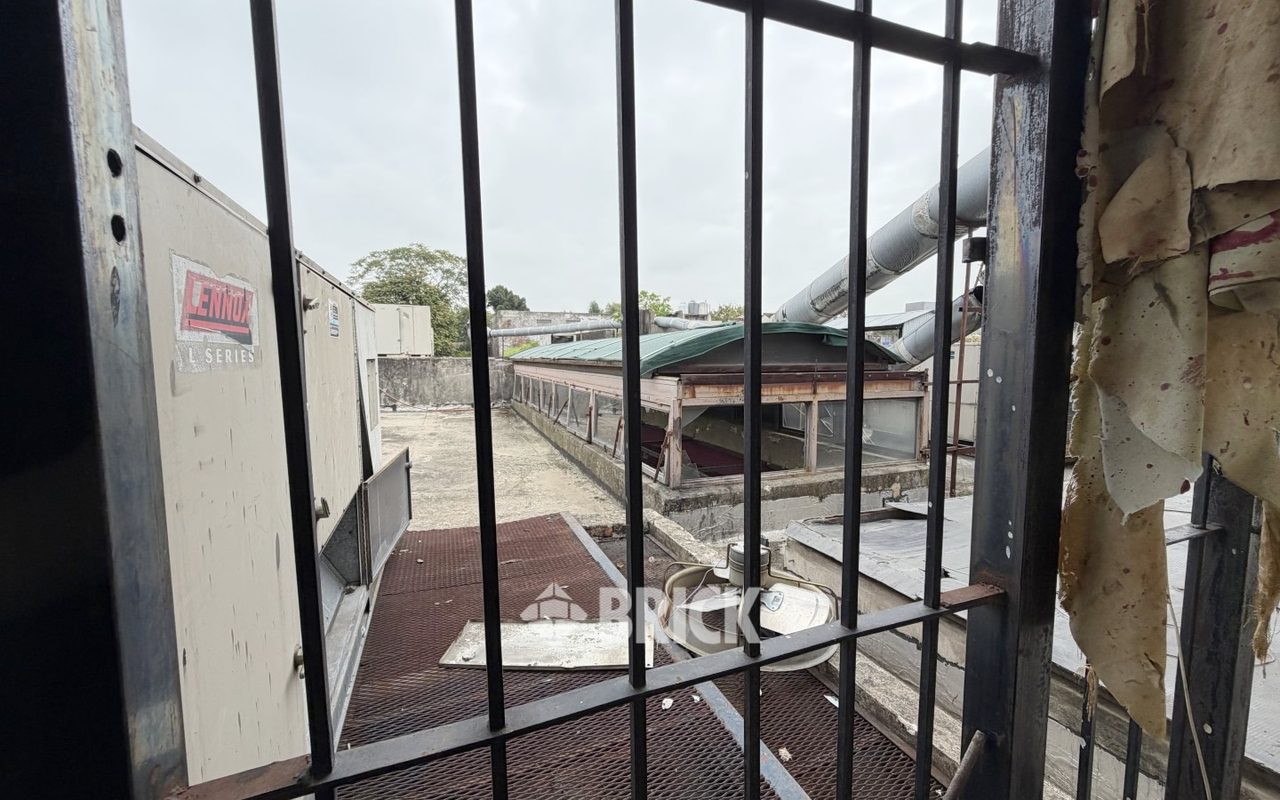 YRIGOYEN, HIPOLITO, AV. al 8200 62