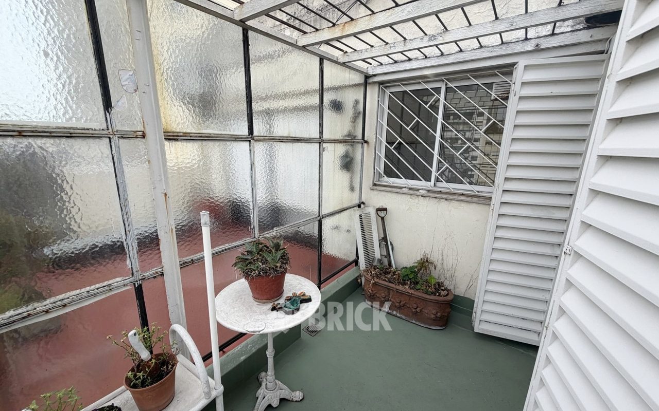 LOPEZ, VICENTE al 1900 Piso 9 12