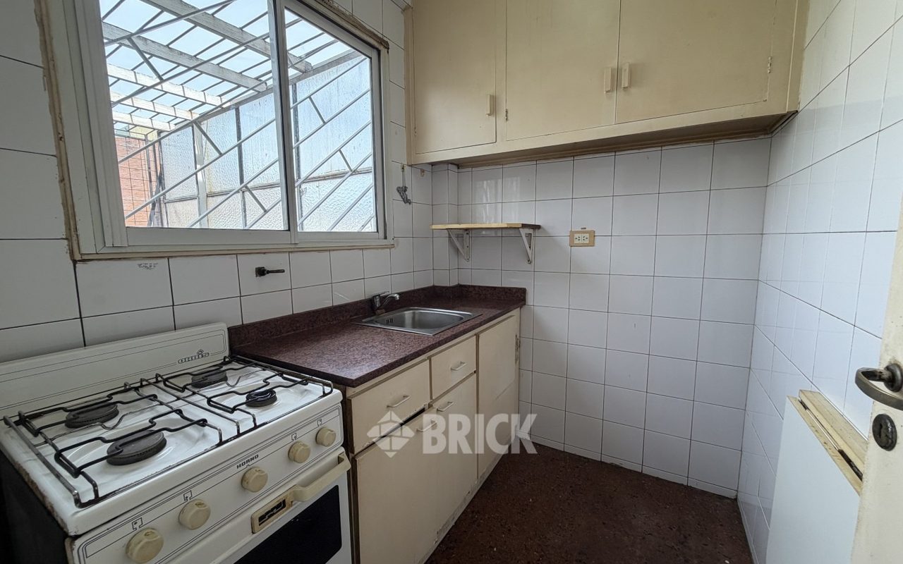 LOPEZ, VICENTE al 1900 Piso 9 16
