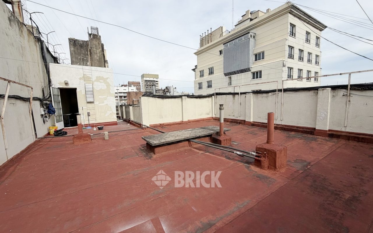 LOPEZ, VICENTE al 1900 Piso 9 24