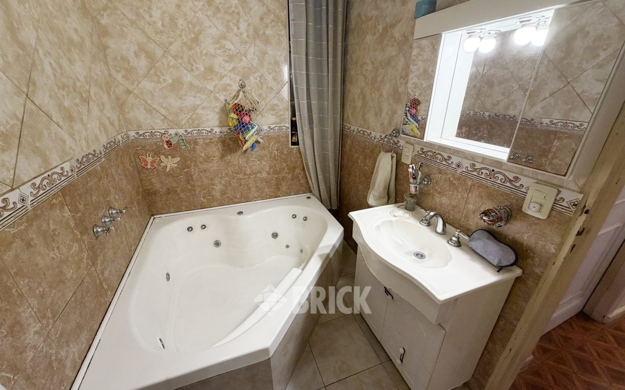 ENTRE RIOS, AV. al 1600 Piso 1 15