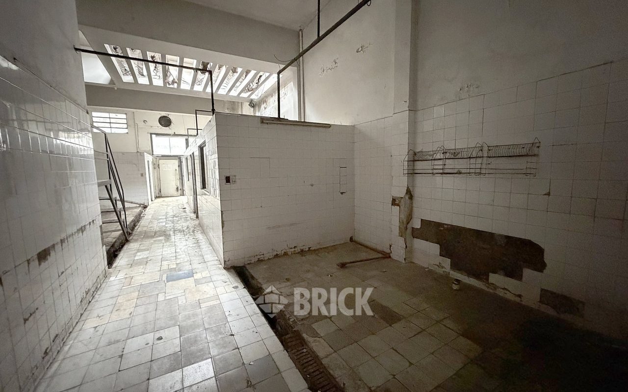 YRIGOYEN, HIPOLITO, AV. al 8200 25