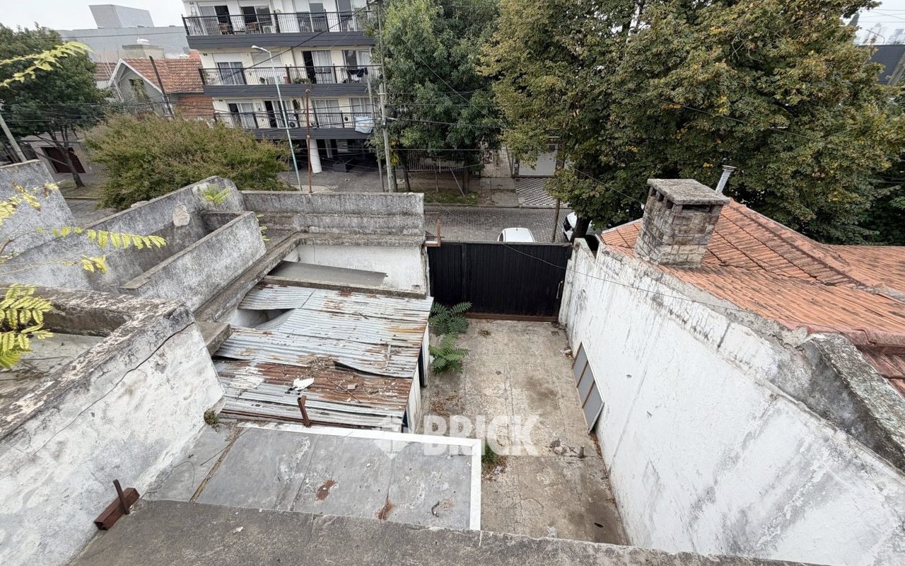 YRIGOYEN, HIPOLITO, AV. al 8200 38