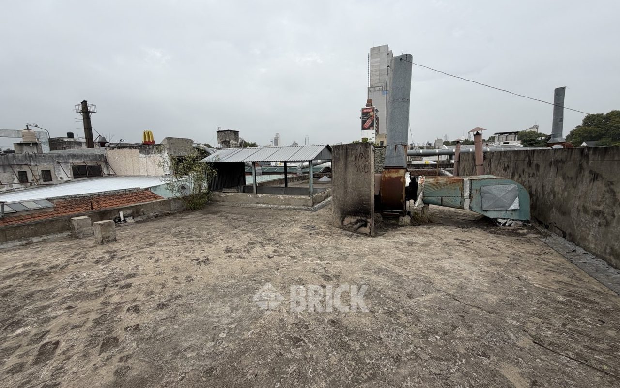 YRIGOYEN, HIPOLITO, AV. al 8200 39