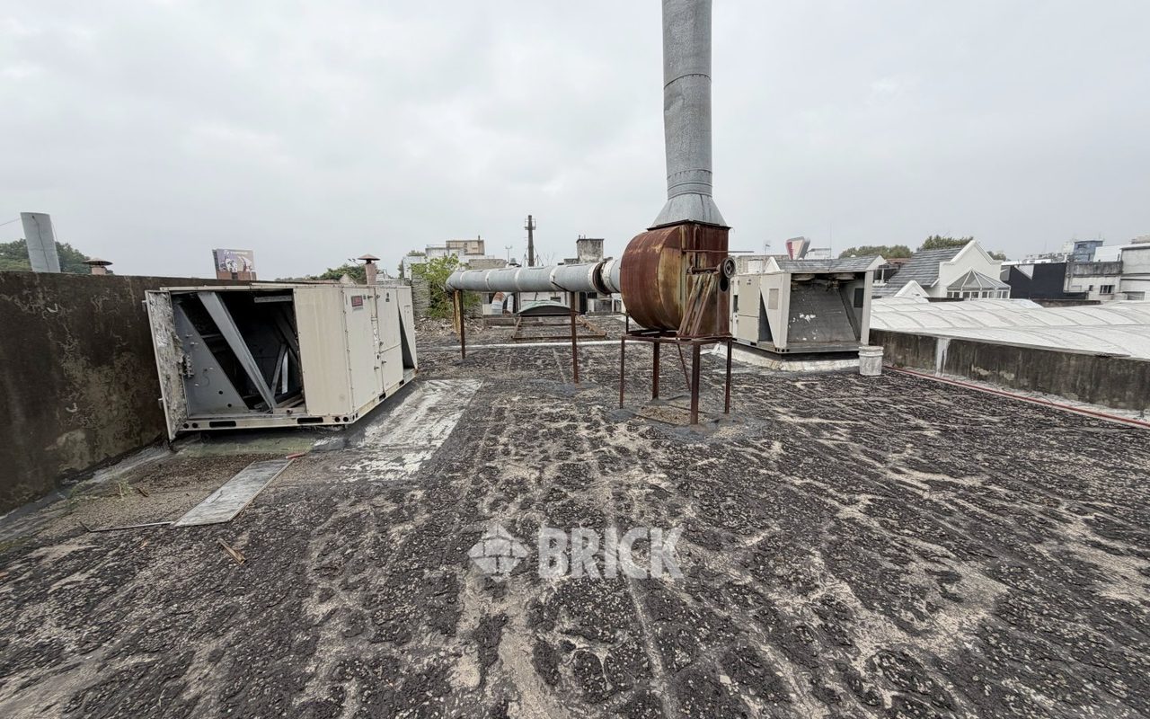 YRIGOYEN, HIPOLITO, AV. al 8200 42