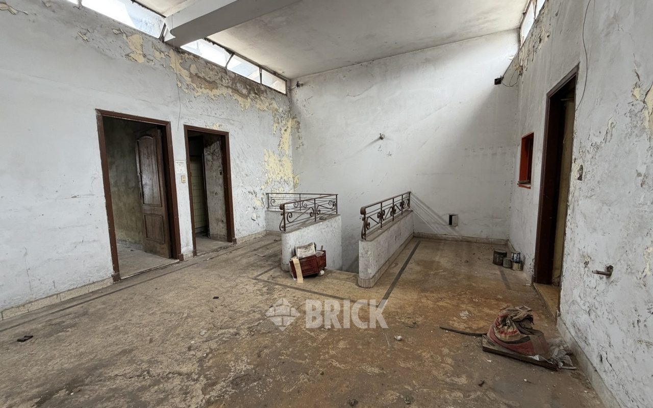 YRIGOYEN, HIPOLITO, AV. al 8200 46