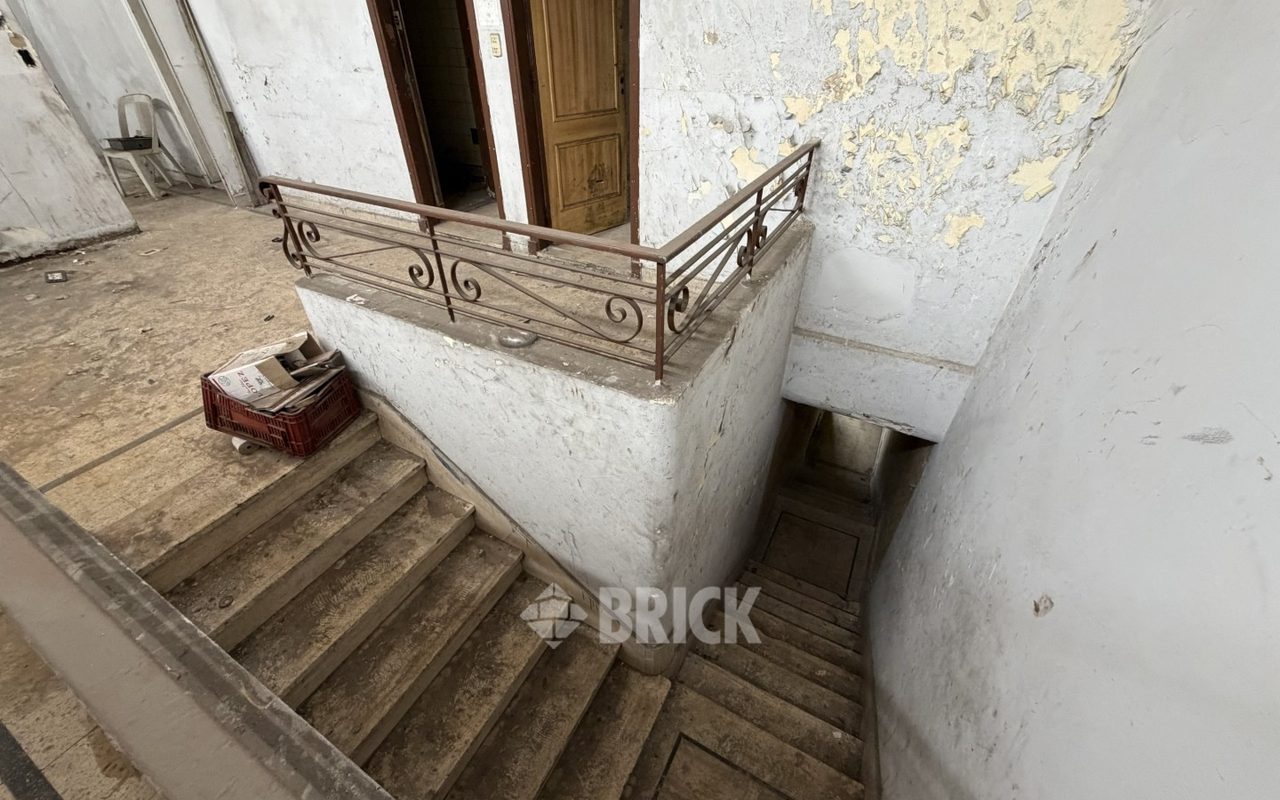 YRIGOYEN, HIPOLITO, AV. al 8200 47