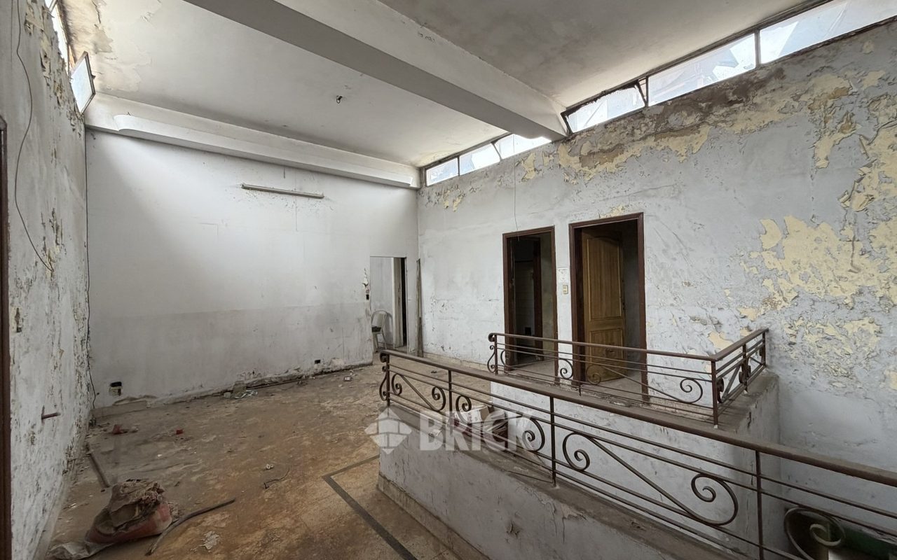 YRIGOYEN, HIPOLITO, AV. al 8200 48