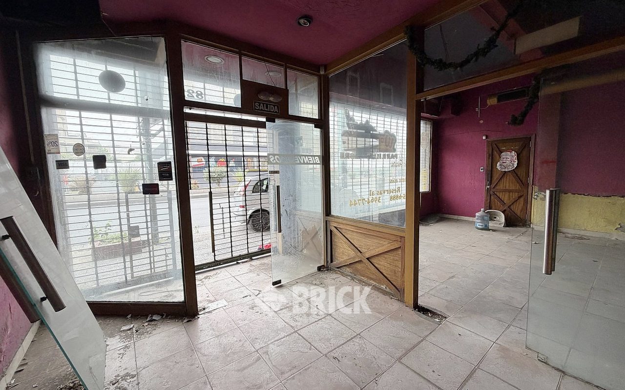 YRIGOYEN, HIPOLITO, AV. al 8200 5