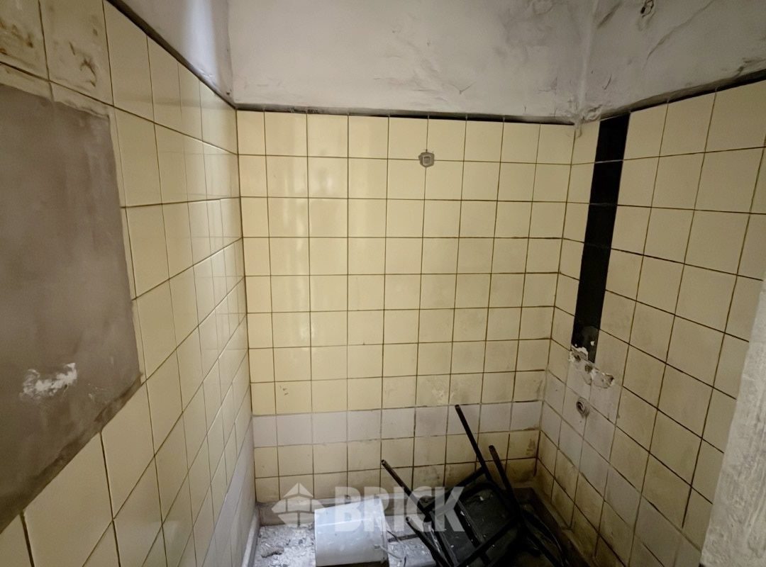 YRIGOYEN, HIPOLITO, AV. al 8200 53