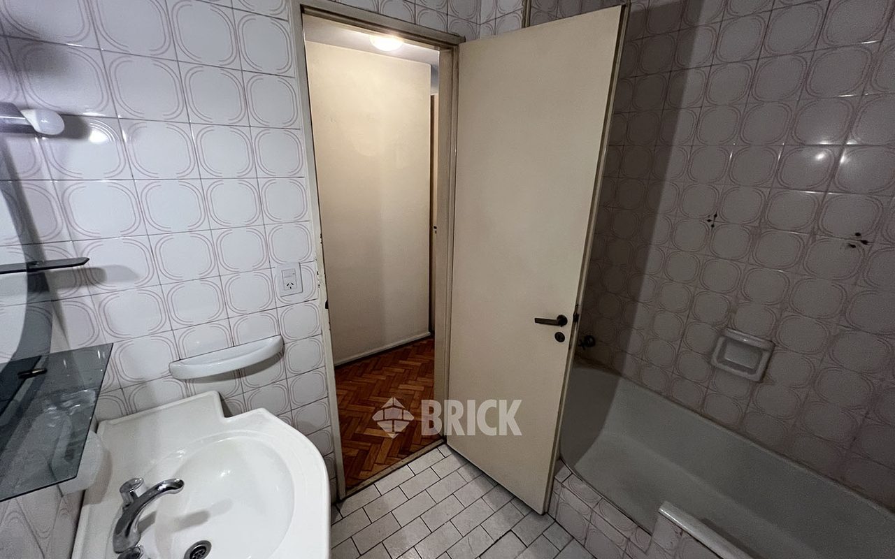 MORENO, JOSE MARIA, AV. al 700 Piso 2 15