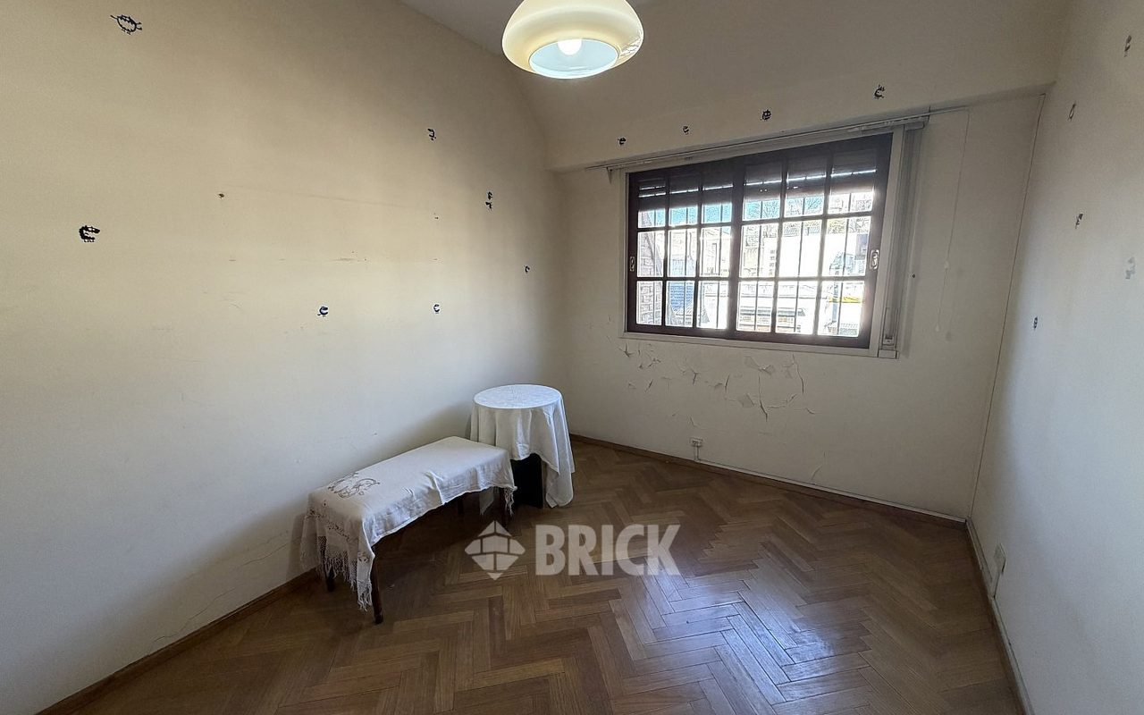 MERCADER, EMIR al 4300 Piso PB 18