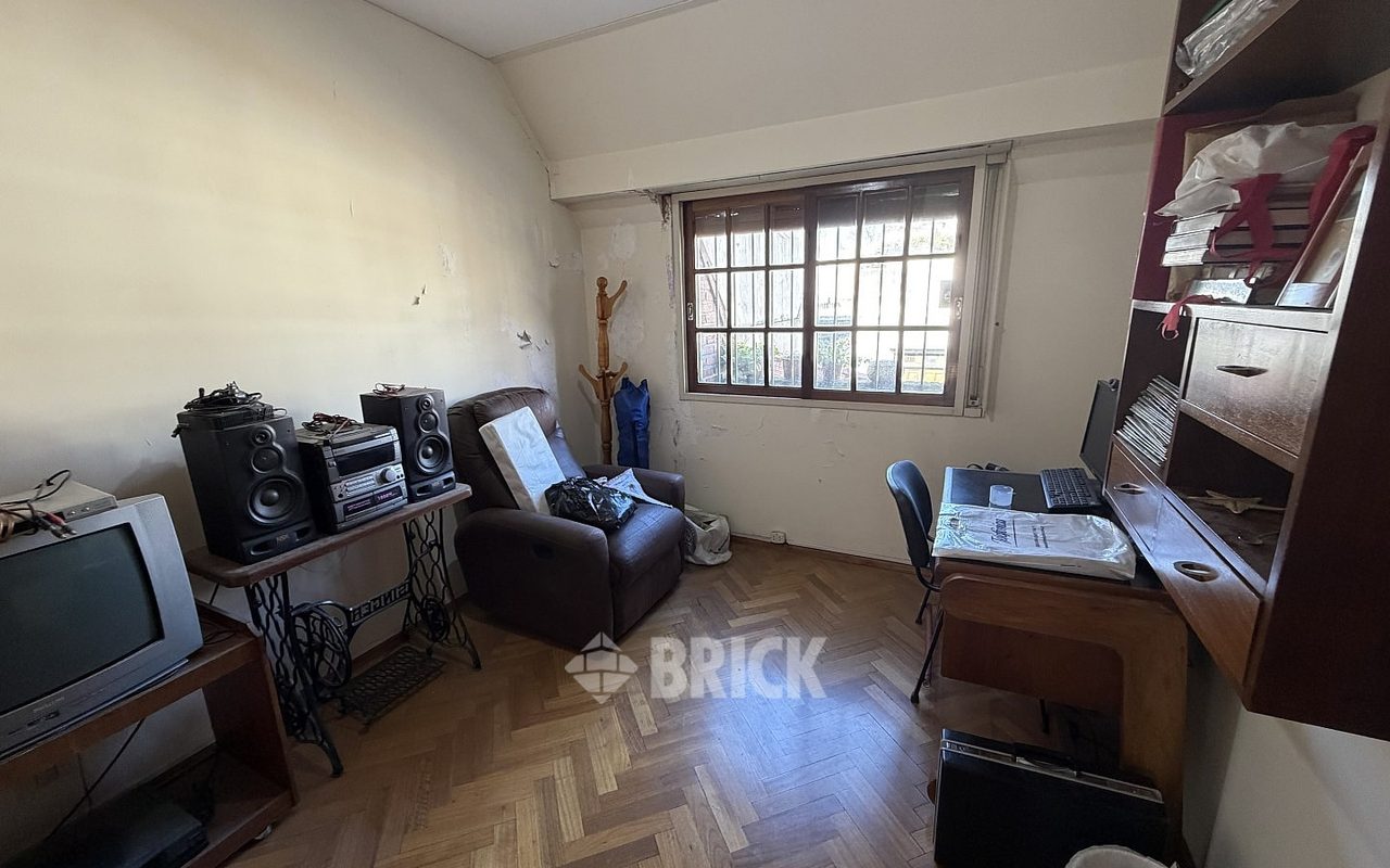 MERCADER, EMIR al 4300 Piso PB 21