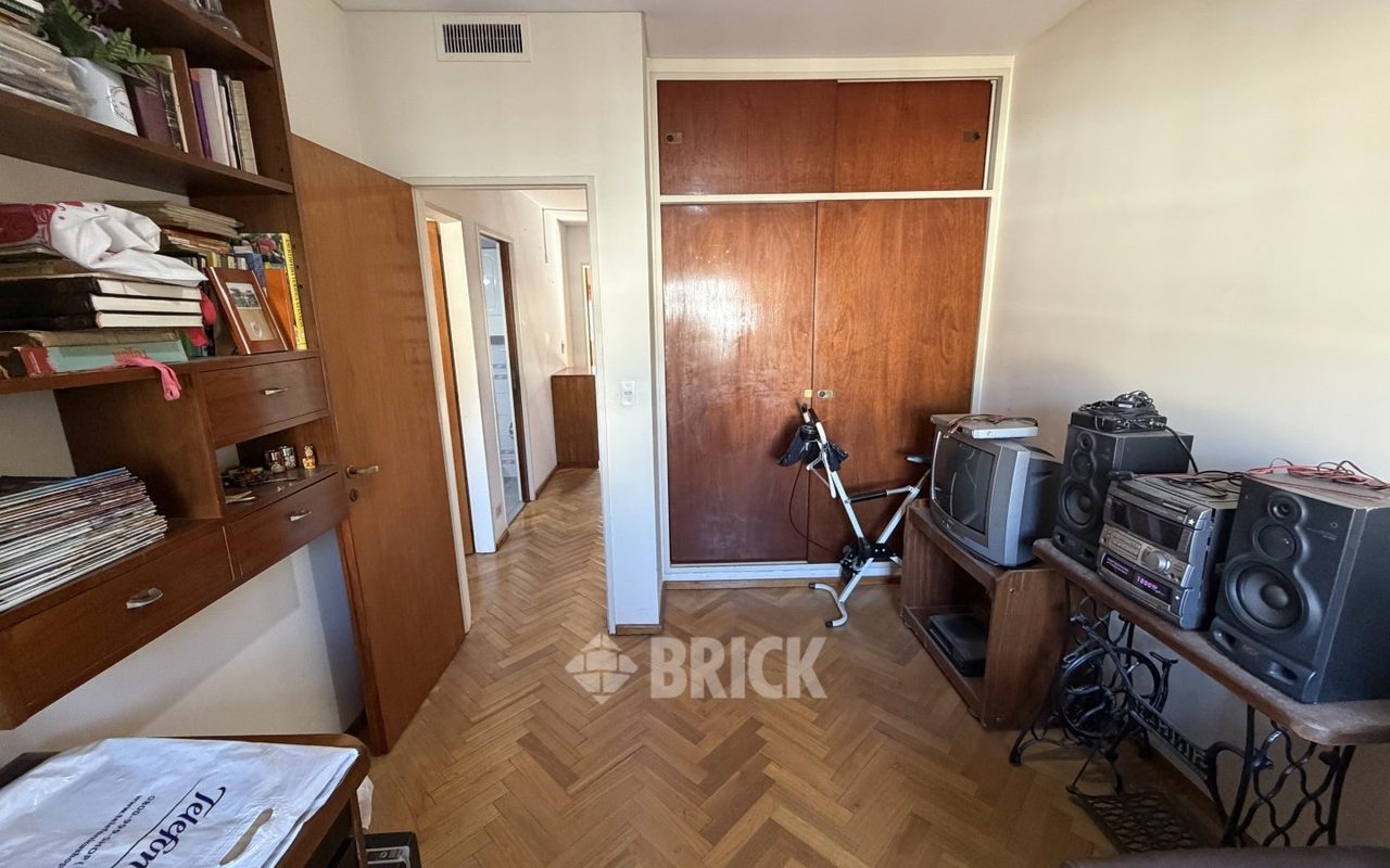 MERCADER, EMIR al 4300 Piso PB 22