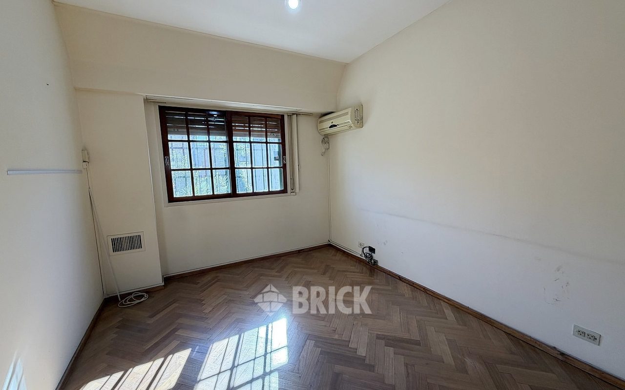 MERCADER, EMIR al 4300 Piso PB 25