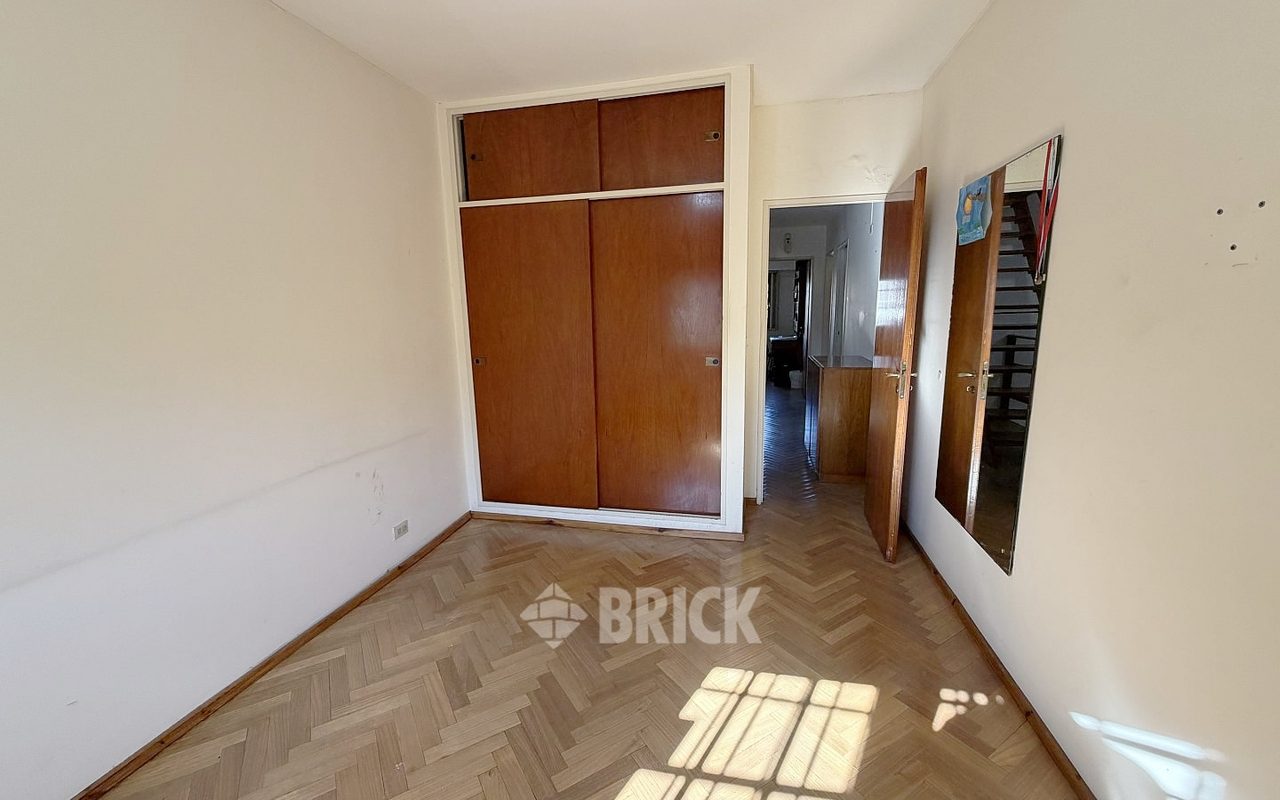MERCADER, EMIR al 4300 Piso PB 27