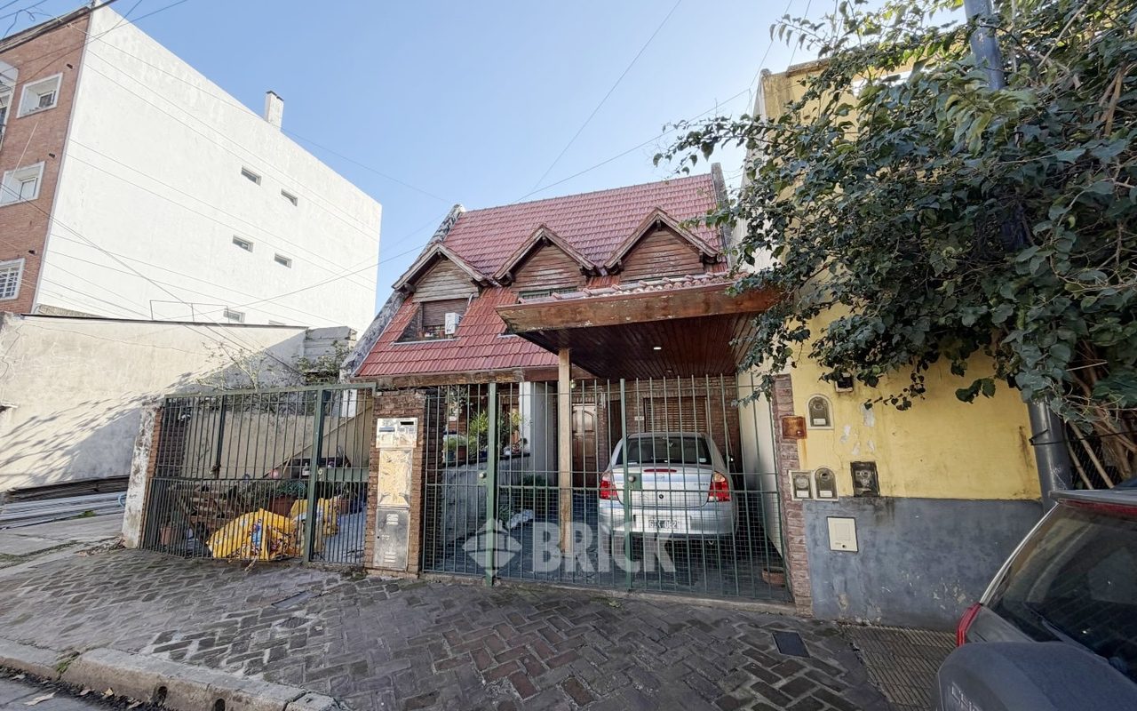 MERCADER, EMIR al 4300 Piso PB 37