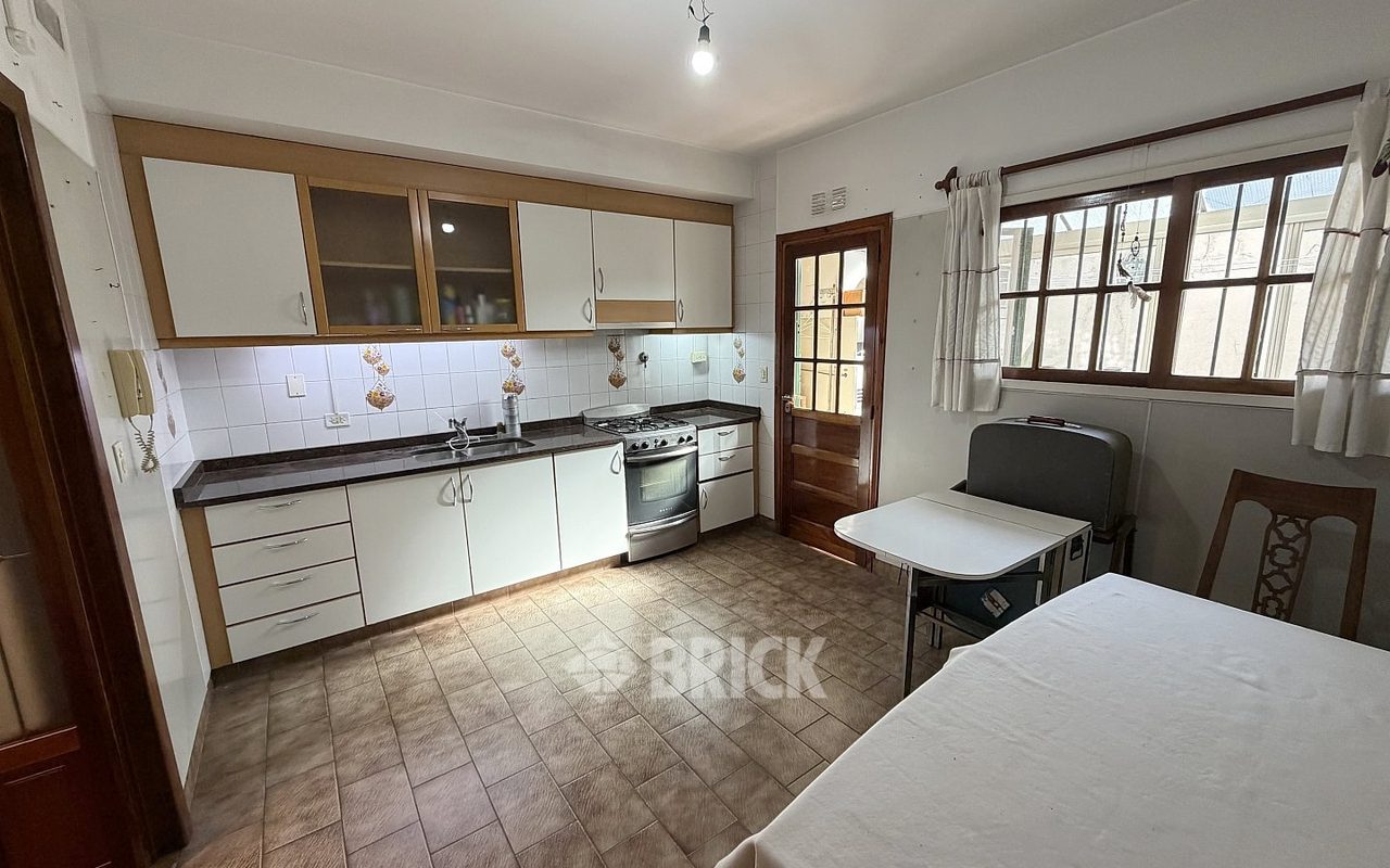 MERCADER, EMIR al 4300 Piso PB 8