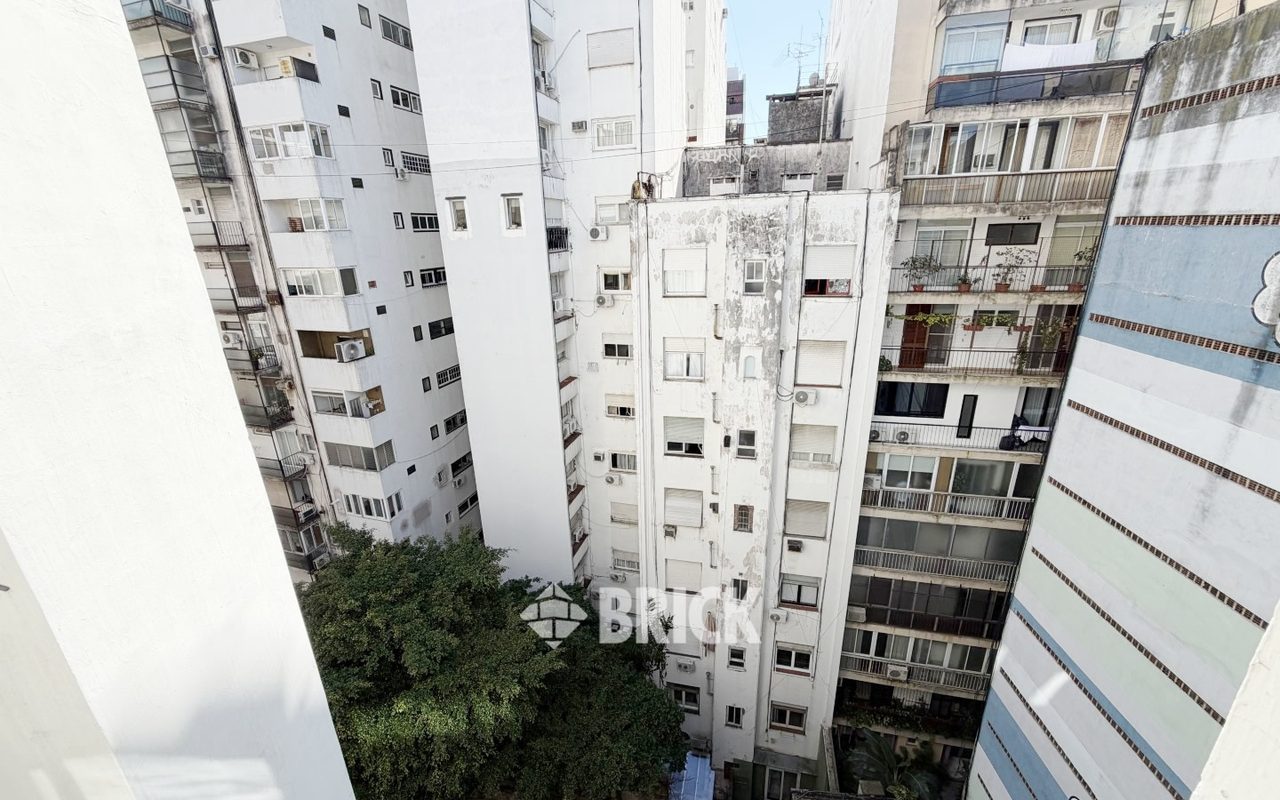 AZCUENAGA al 1900 Piso 8 5