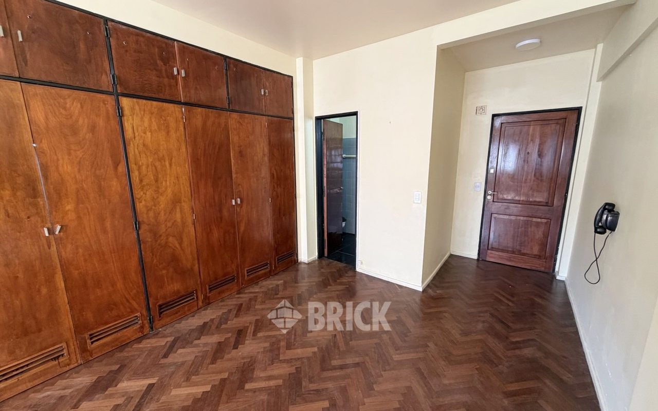 AZCUENAGA al 1900 Piso 8 7